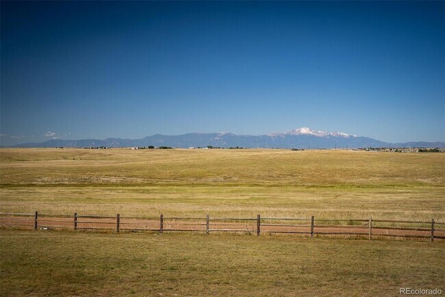 Foto del edificio - 5695 Peerless Farms Rd
