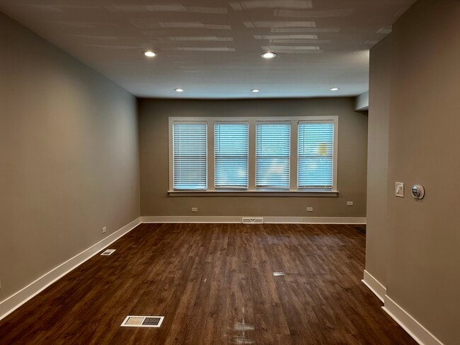 Building Photo - 3703 Blanchan Ave