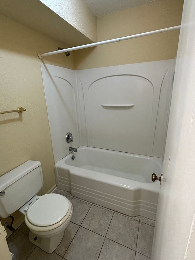 Building Photo - Studio Apartment