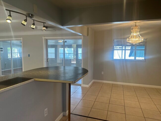 Comedor - 795 2nd St
