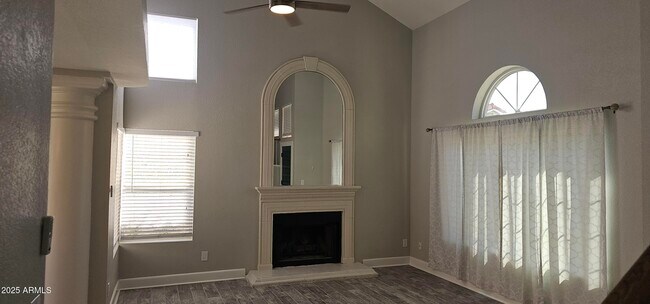 Foto del edificio - 7110 N 28th Dr