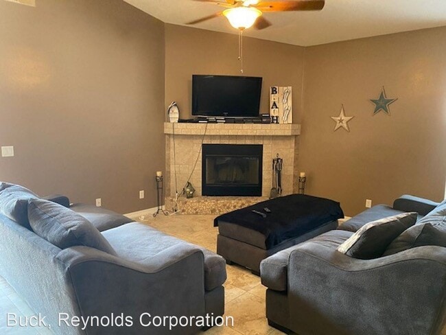 Building Photo - 3 br, 2 bath House - 7850 Oriole Dr.