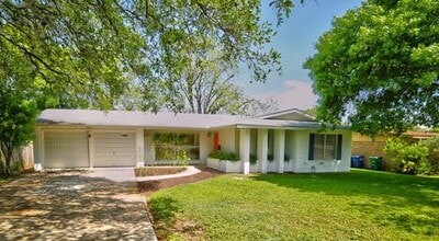 Building Photo - 2119 Flamingo Dr