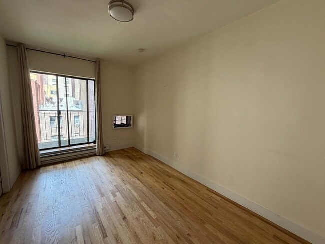 Building Photo - 269 W 73rd St