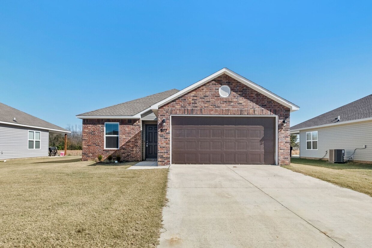 Beautiful and Spacious Home! House Rental in Siloam Springs, AR