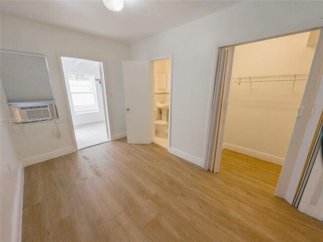 Building Photo - 5893 SW 26th St