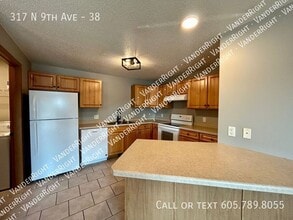 Building Photo - 317 9th Ave