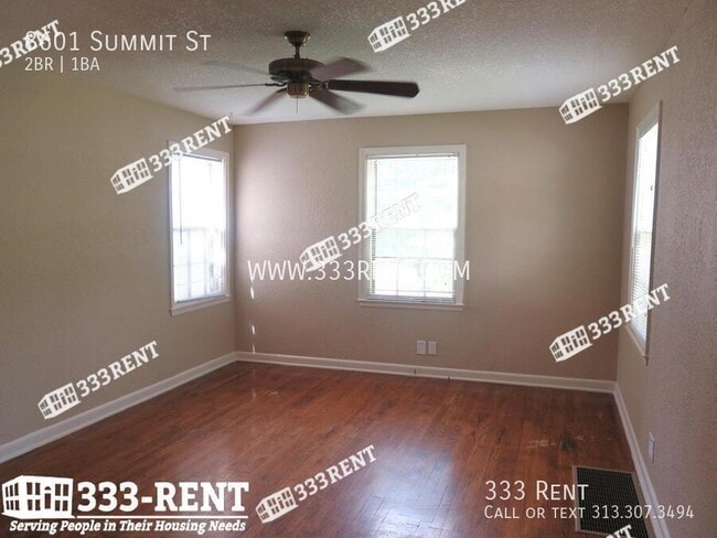 Building Photo - 8601 Summit St