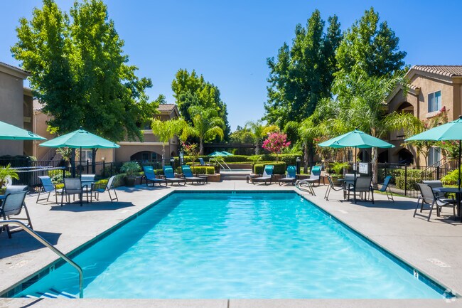 Piscina - Vineyard Gate Apartments