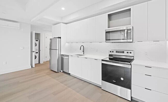 Building Photo - 215 East 124th Street