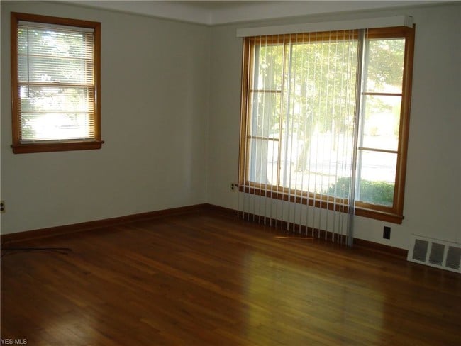 Building Photo - 24500 Puritan Ave