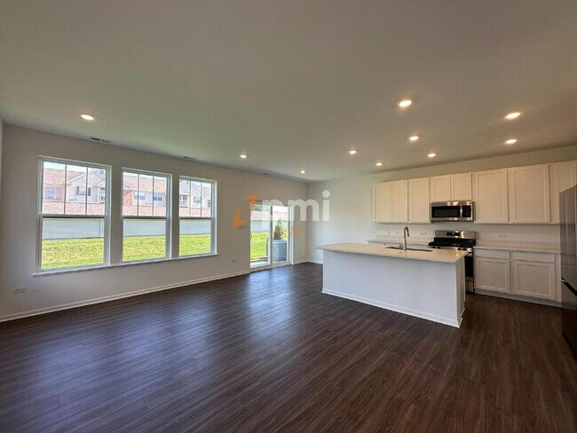 Building Photo - 8346 Kannon Dr