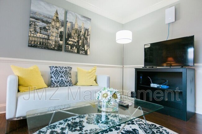 Foto del edificio - 3923 Devon Rd