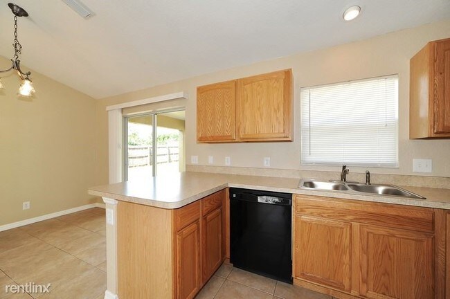 Foto del edificio - 3 br, 2 bath House - 2539 34TH AVE E