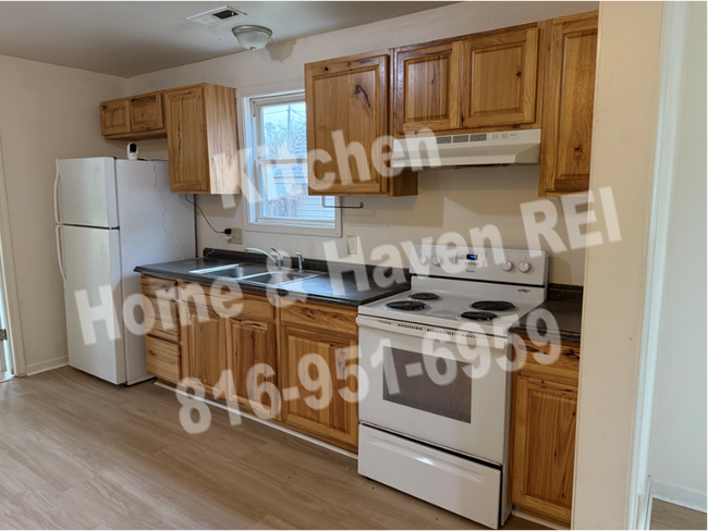 Building Photo - 830 W Scott St