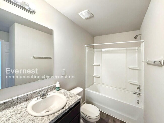 Building Photo - 192 Stonebriar Dr