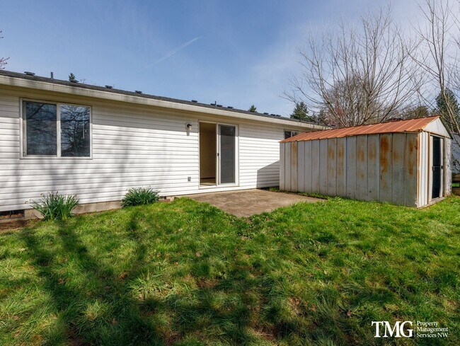 Foto del edificio - Don’t miss out on this spacious 2-bedroom duplex with premier outdoor space!