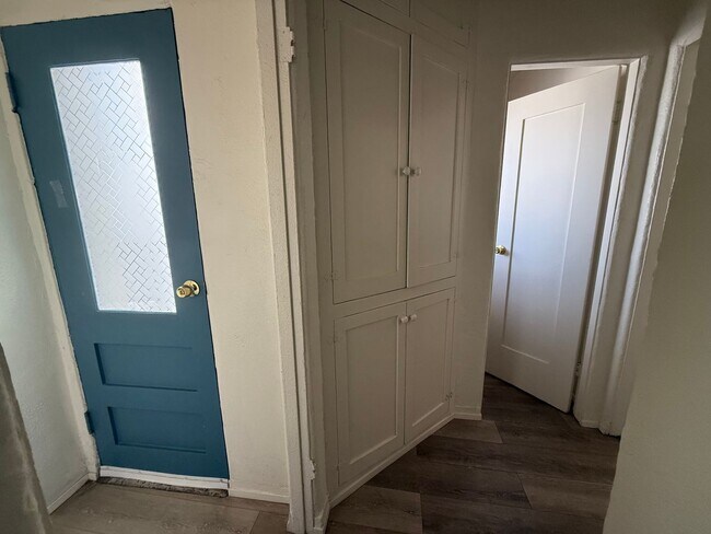 Foto del edificio - Charming Apartment on West Valley Boulevar...