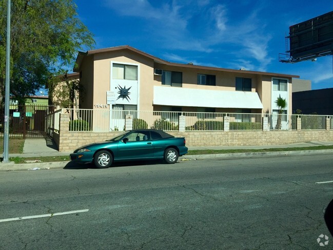 Building Photo - 19419 Victory Blvd