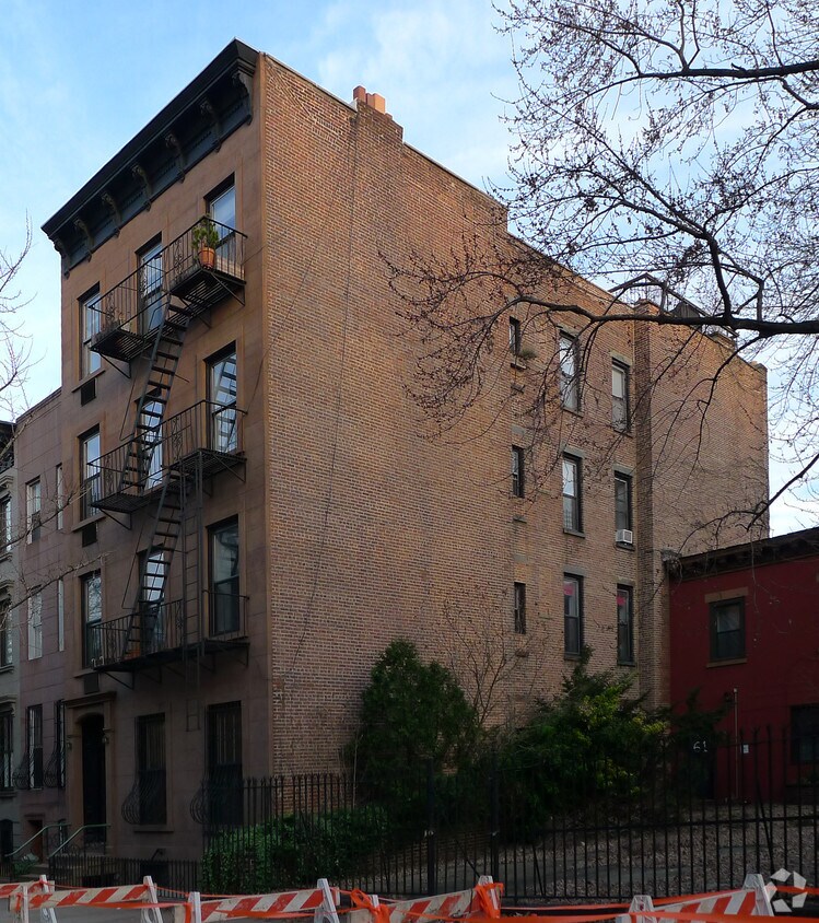 Primary Photo - 59 Park Pl