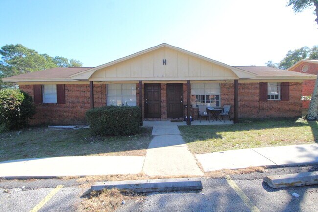Building Photo - Updated 2BR/1BA Duplex Off 9 Mile Rd | All Tile Flooring | Pet-Friendly | Immediate Move-In