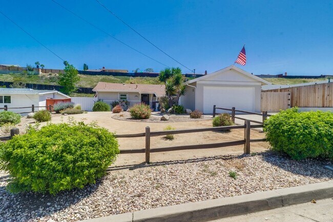 Building Photo - Single Story Home in Poway - Available Now!