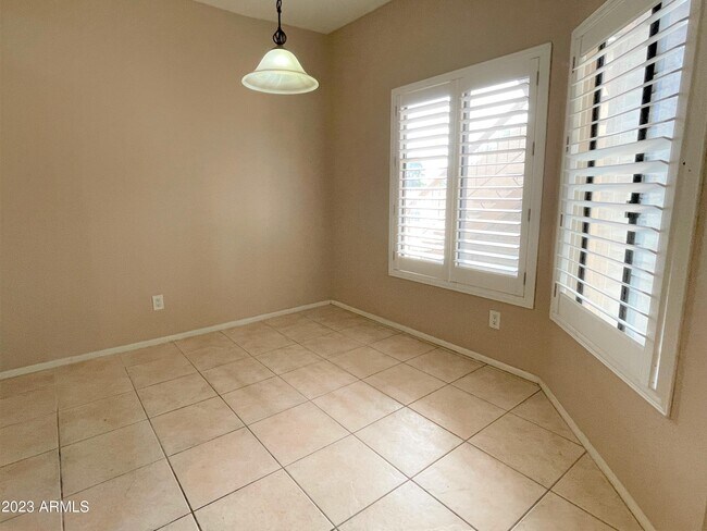 Foto del edificio - 11666 N 28th Dr