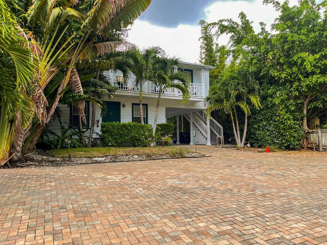 Primary Photo - 1713 Florida Ave
