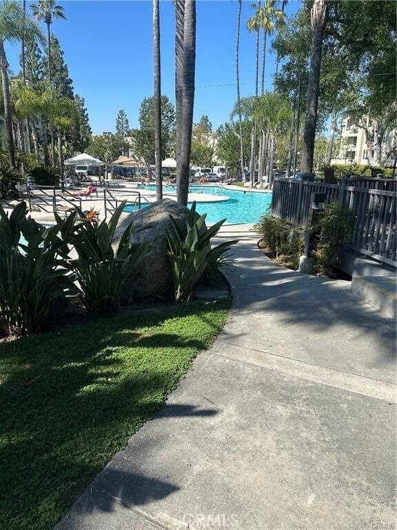 Foto principal - 5500 Owensmouth Ave