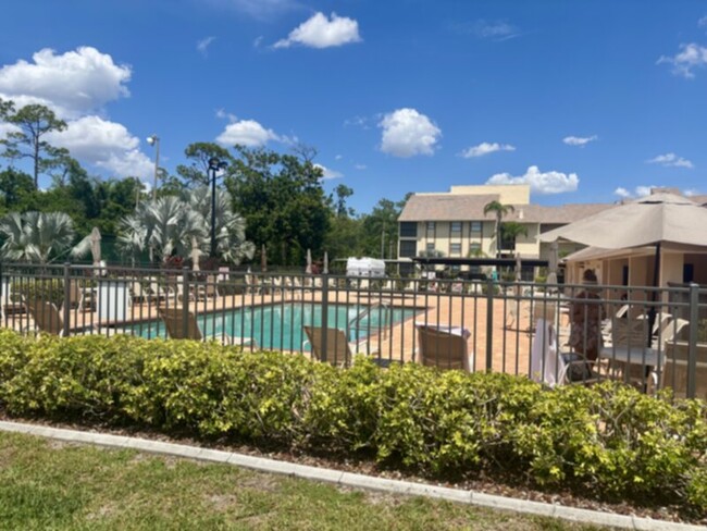 Building Photo - Gorgeous 2BR/1BA Condo in Cross Creek  Gol...