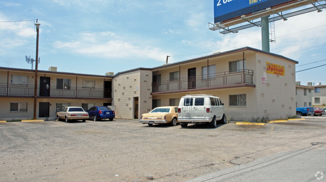 Foto principal - Freeway East Apartments