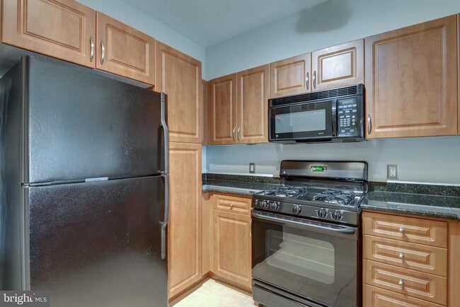 Building Photo - 12958 Centre Park Cir