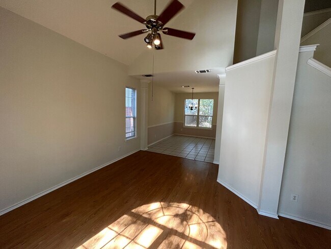 Foto del edificio - APPLICATION RECEIVED - **MOVE - IN SPECIAL...