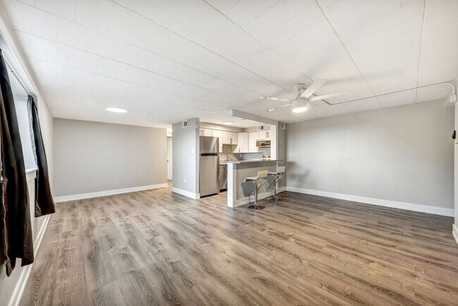 Foto del edificio - Welcome to your new condo in Walden Woods, located within the sought-after West Allegheny School ...
