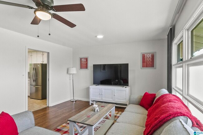 Foto del edificio - 9 Rhonda Dr