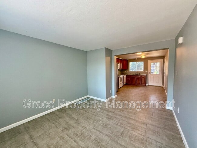 Foto del edificio - 7899 York St