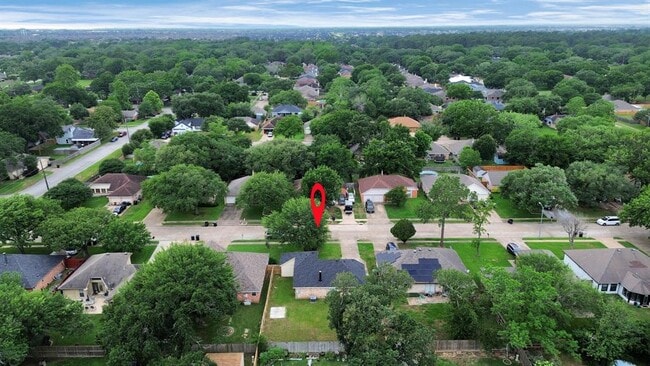 Building Photo - 2614 Village Cir Dr
