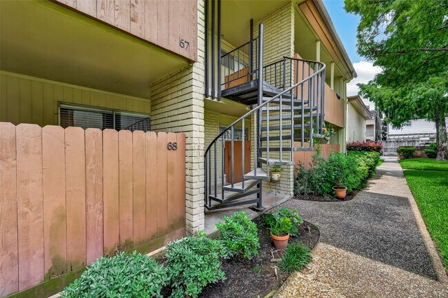 Foto del edificio - 7714 Renwick Dr