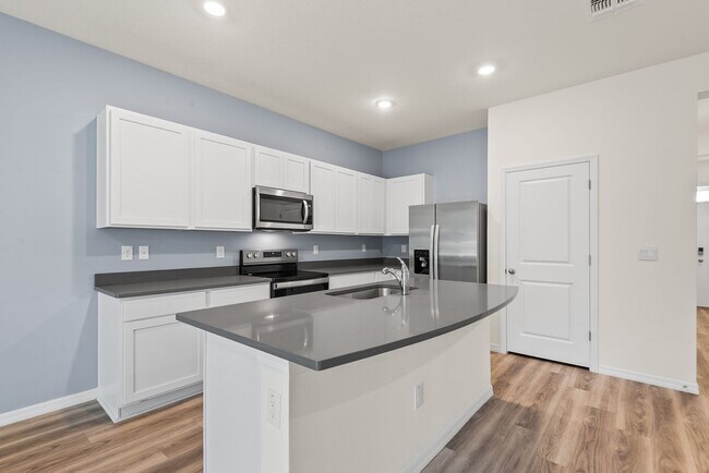 Foto del edificio - ANGELINE MODEL HOME FOR RENT!