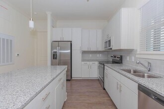 Building Photo - Ivy Point Friendswood