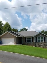 Building Photo - 123 Granshire Dr