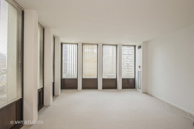 Building Photo - 100 E Walton St