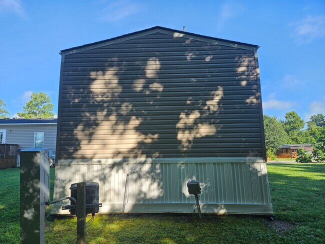 Building Photo - 79 Lynnwood Cir