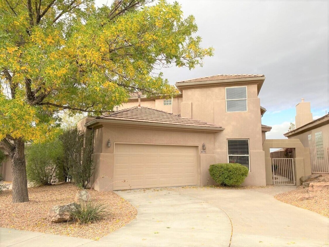Foto principal - 6019 Purple Aster Ln NE