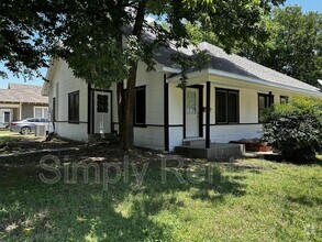 Building Photo - 1410 Sycamore St