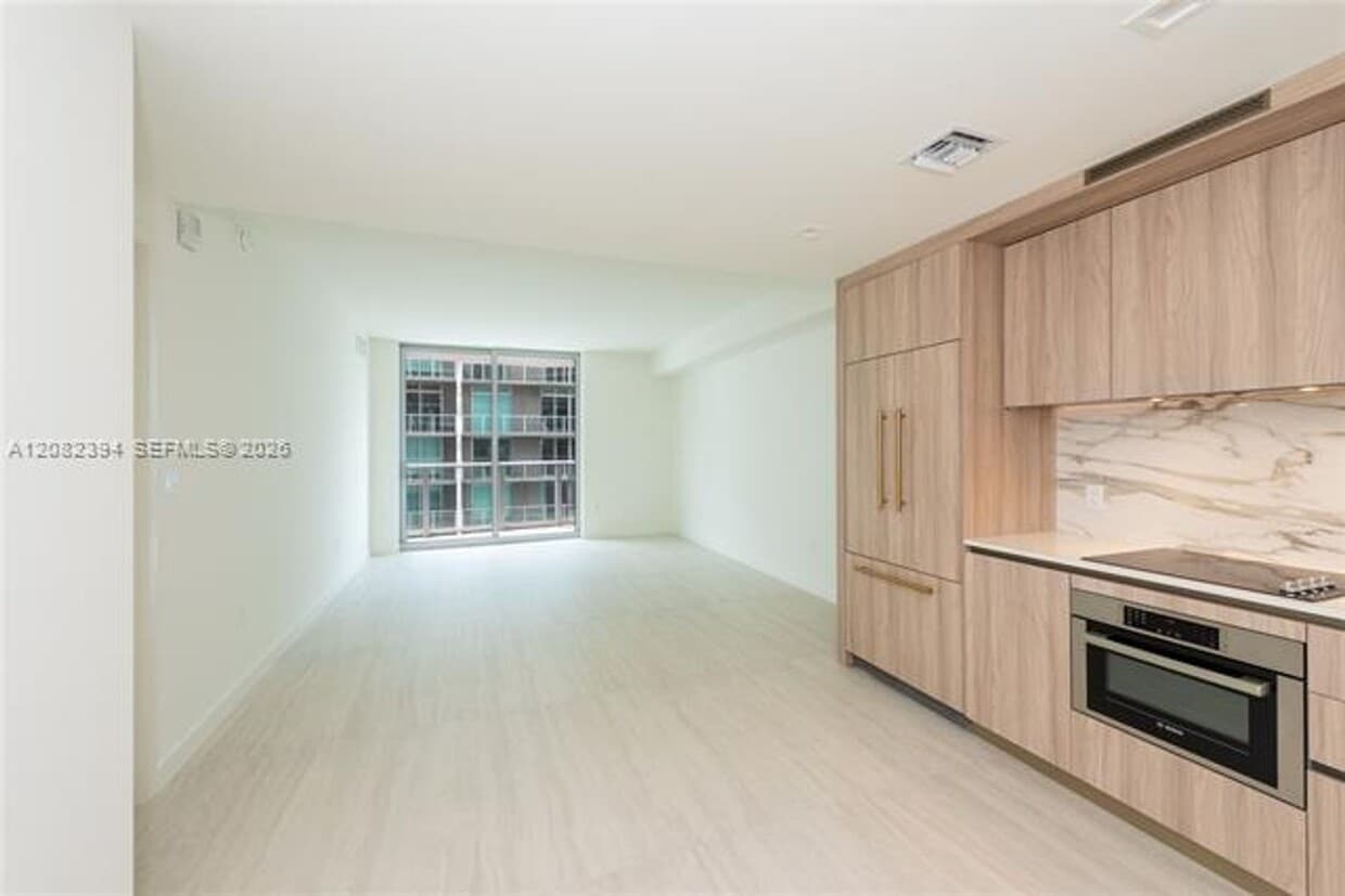 Photo - 77 SE 5th St cu-3908