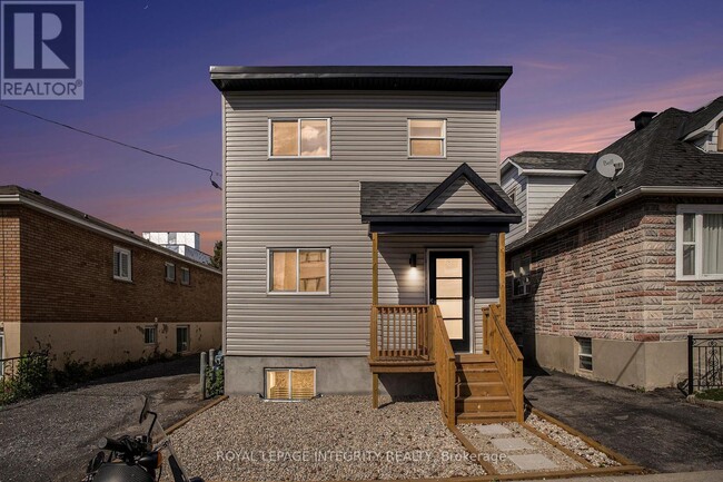 Building Photo - 185-185 Carillon St