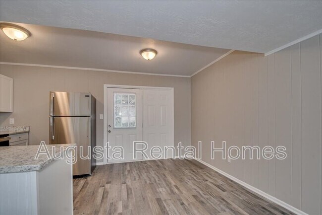 Building Photo - 2511 Cascade Dr