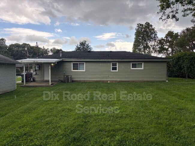 Foto del edificio - 272 Symmes Rd