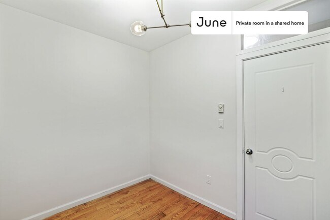 Foto del edificio - Room in Shared 4 bed/1 bath home